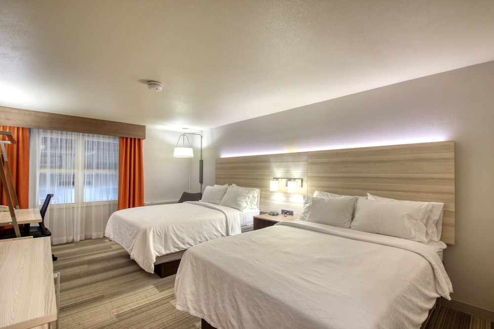 Holiday Inn Express Hotel & Suites Milwaukee Airport by IHG - photo 31