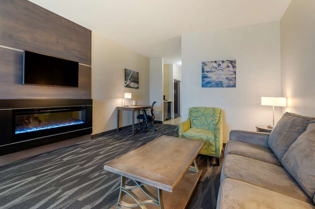 Best Western Plus Centralia Hotel & Suites - photo 21