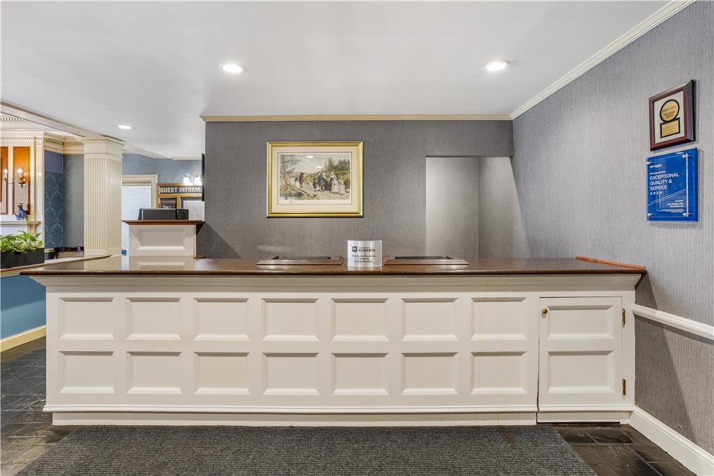 Best Western PLUS Morristown Inn Florham Park - photo 44