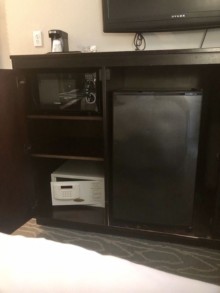 La Quinta Inn and Suites by Wyndham Lake Charles Casino Area - photo 35