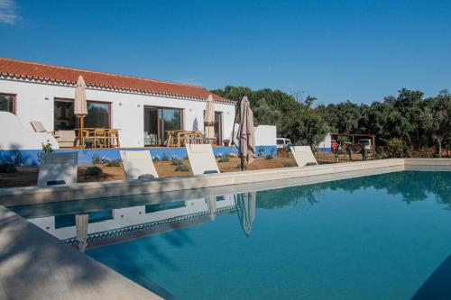 Casa da Bolota T1 Monte do Serrado de Baixo — 4-Star Luxury Hotel in Evora, Portugal