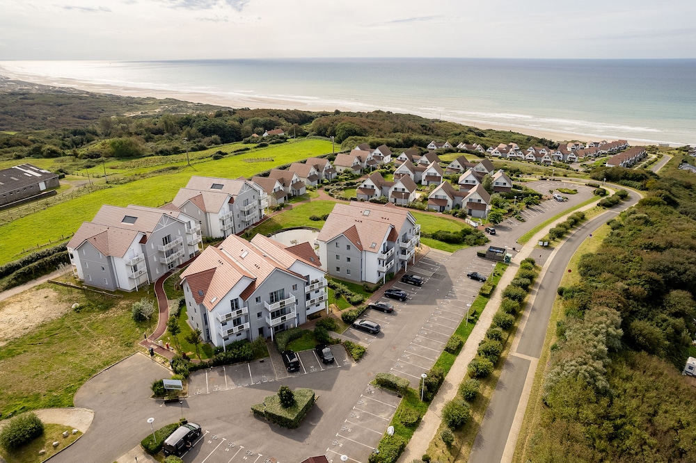 Holiday Suites Hardelot Equihen — hotel in Equihen-Plage
