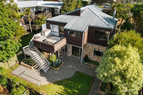Waiake Family Retreat Auckland Holiday Home — 4-Star Luxury Hotel in Auckland, New Zealand