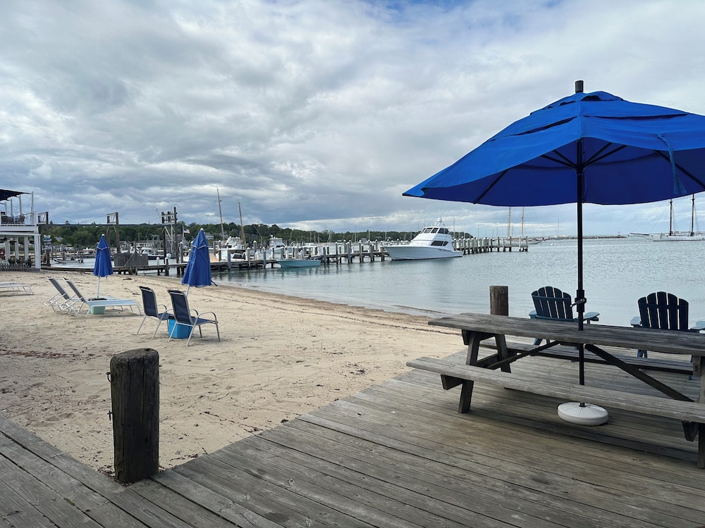Vineyard Harbor Motel Private Beach - photo 341