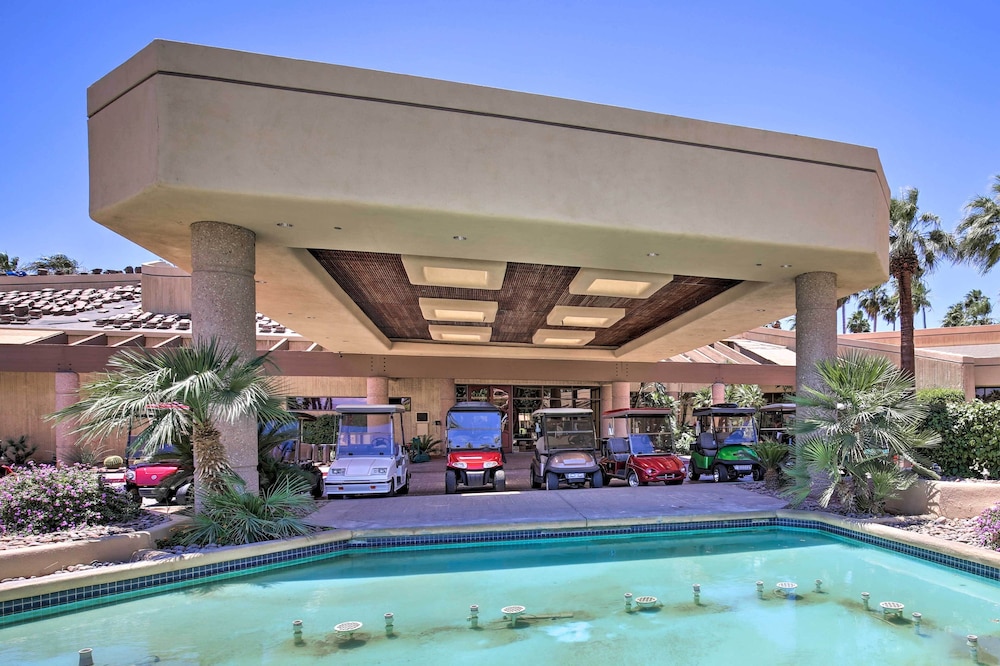 Luxury Remodeled Palm Desert Resort Condo - photo 18