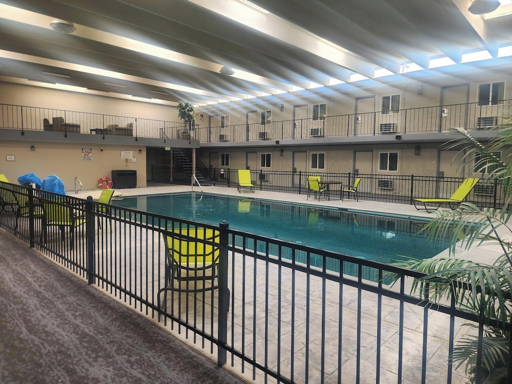 Extended Stay America Select Suites Sterling - photo 17