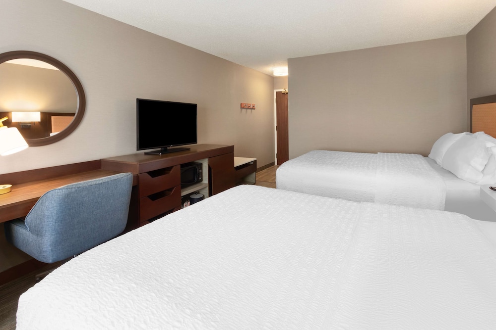 Hampton Inn & Suites Scottsburg - photo 7
