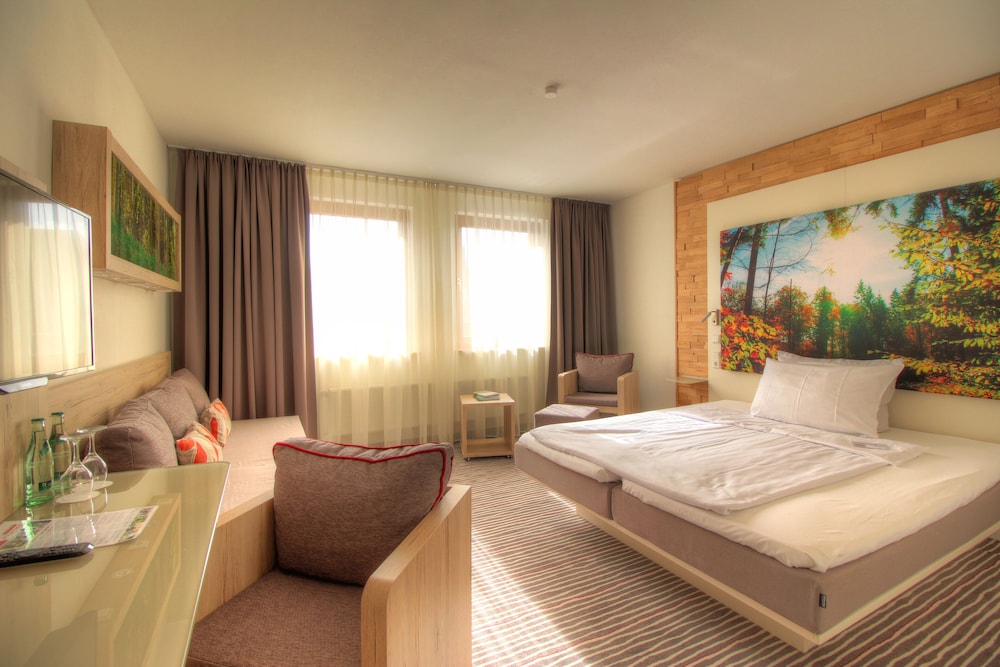 Landhotel Am Rothenberg — Uslar — photo 3