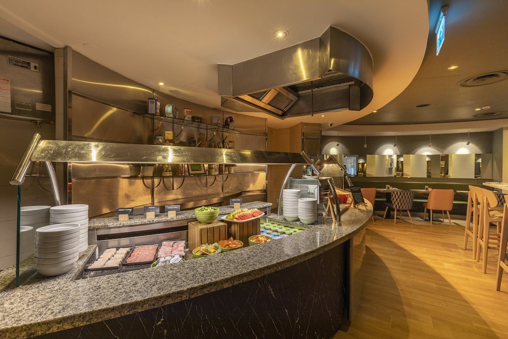 מזון ומשקאות