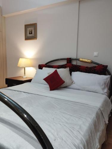 Renovated Basement Duplex with Patio and Folk Decor in the Heart of Athens — 4-Star Luxury Hotel in Athens, Greece