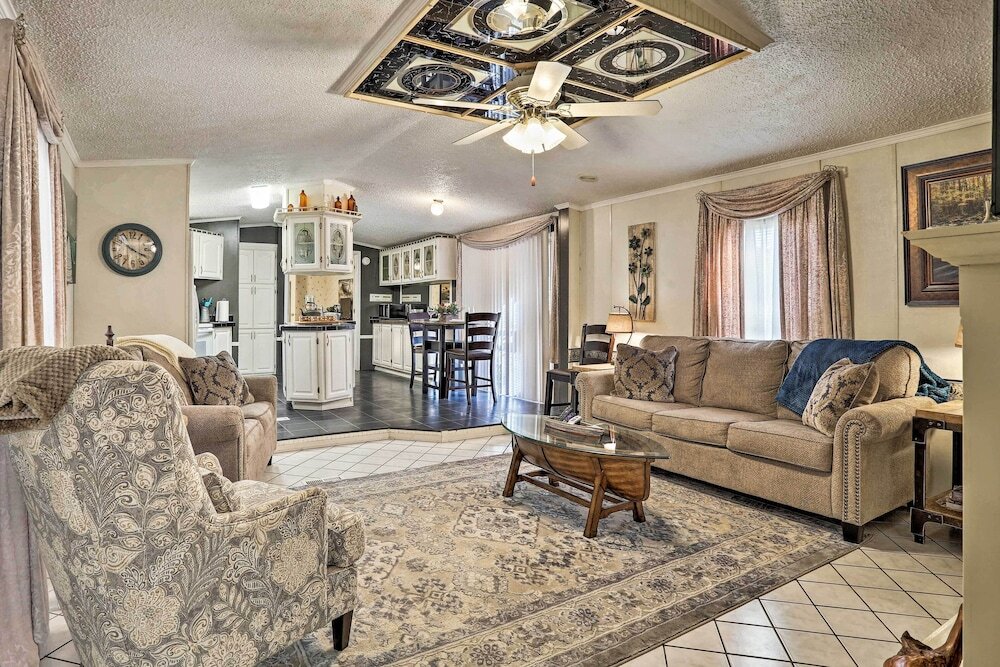 Broken Bow Home 2 Mi to Beavers Bend State Park — 4-Star Luxury Hotel in Broken Bow, United States