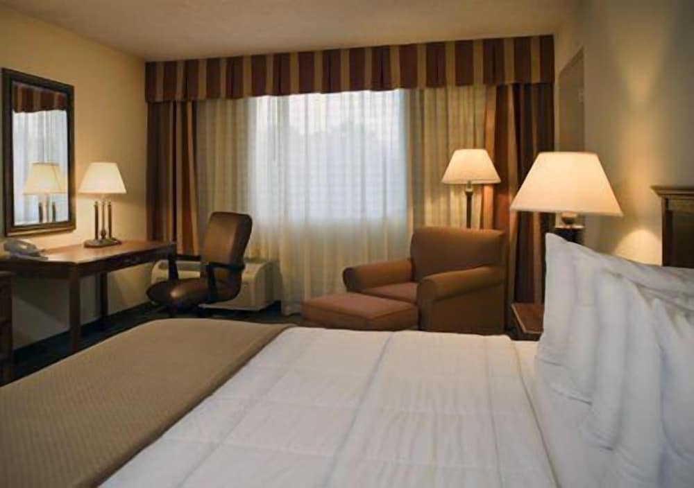 Budgetel Inn & Suites Atlanta - photo 6