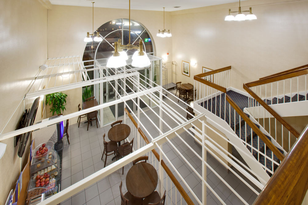 Holiday Inn Express At Drake University - photo 14