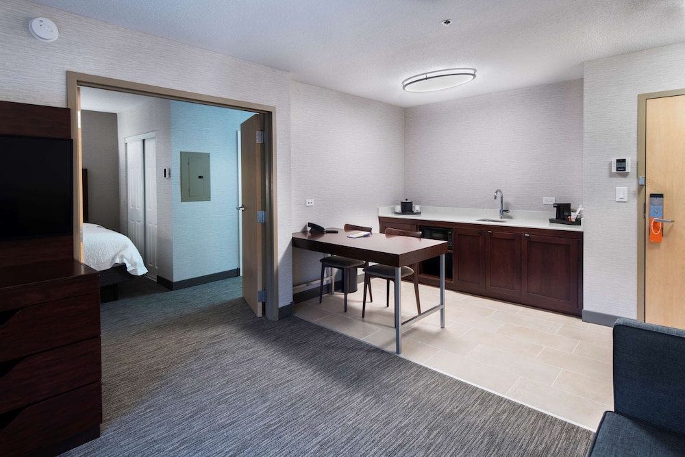 Hampton Inn & Suites Chicago Lincolnshire - photo 35