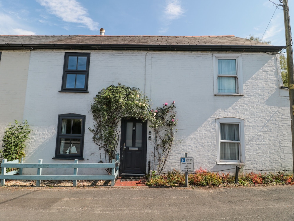 Stones Throw — 4-Star Luxury Hotel in Lymington, United Kingdom