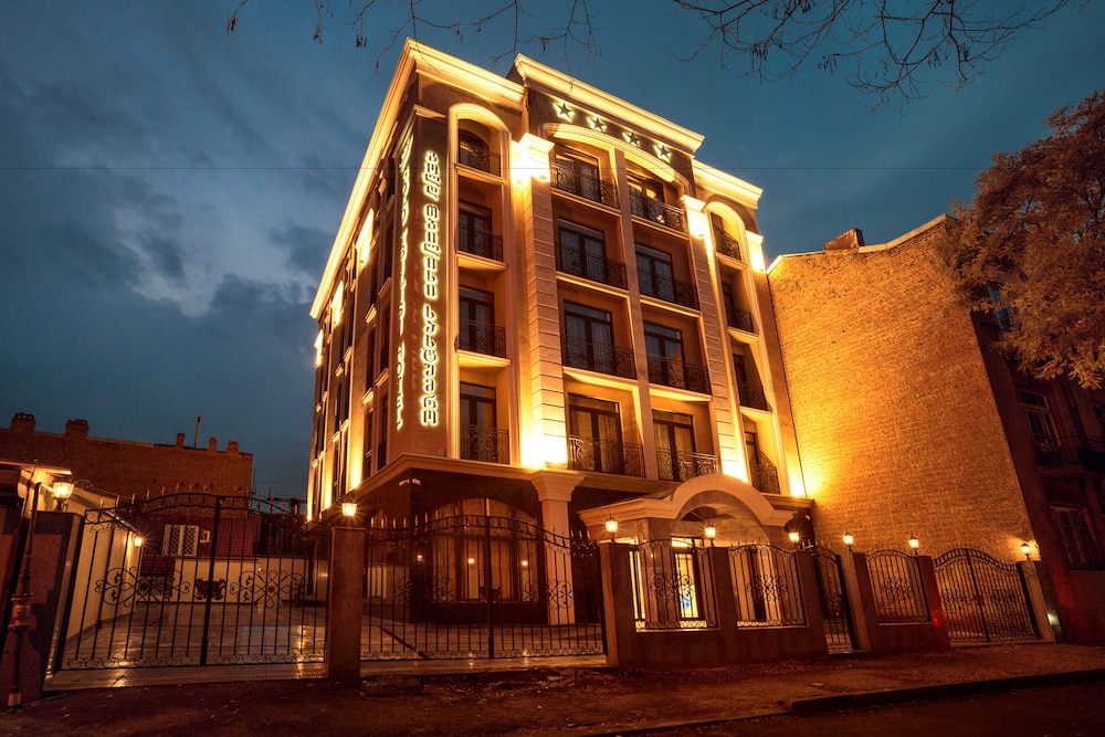 Front of property - evening/night