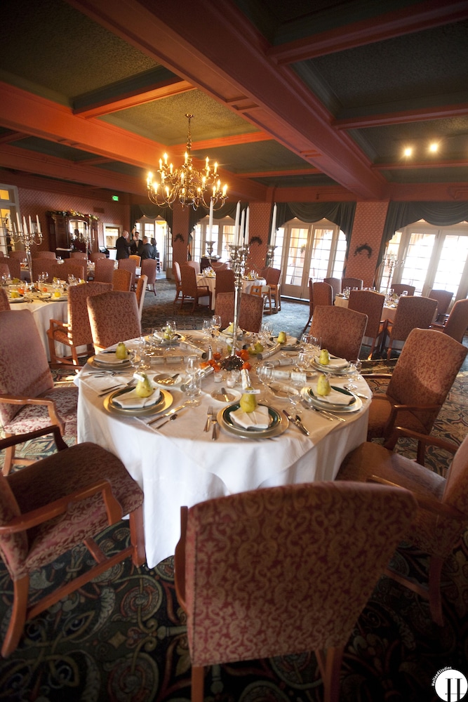 Columbia Gorge Hotel and Spa - photo 15
