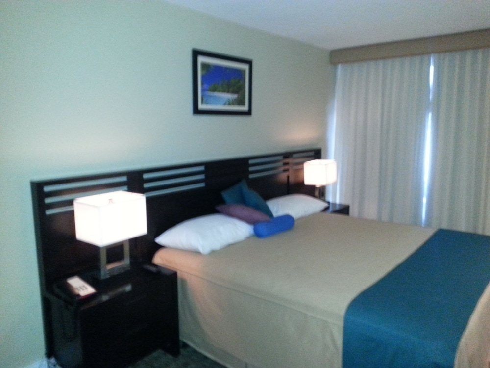 Chateaubleau Hotel - photo 10