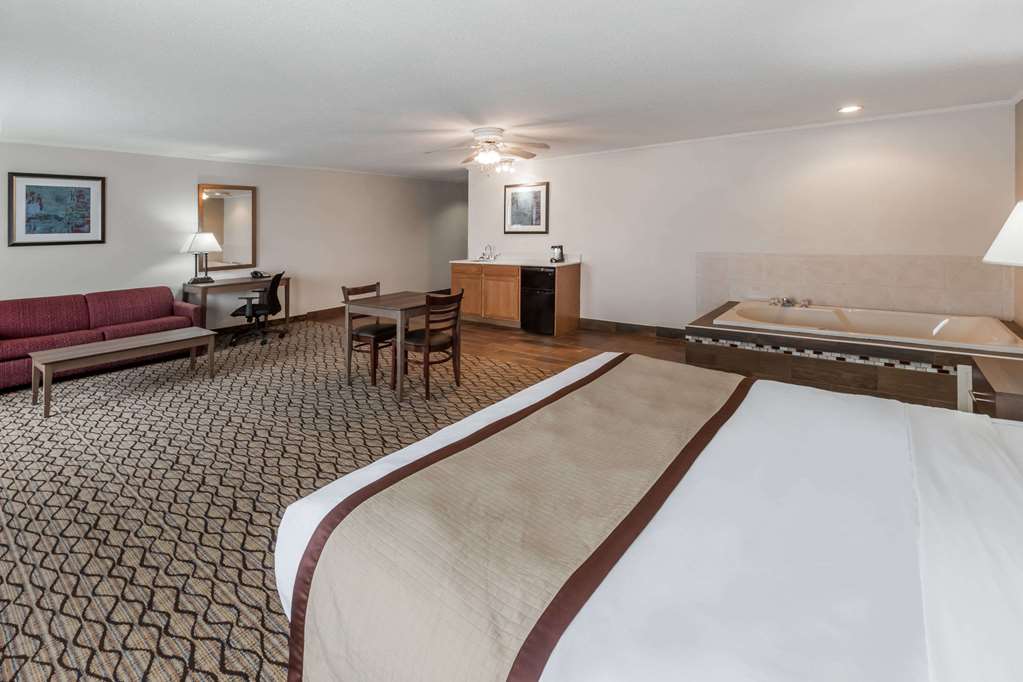 Baymont by Wyndham Auburn - photo 12