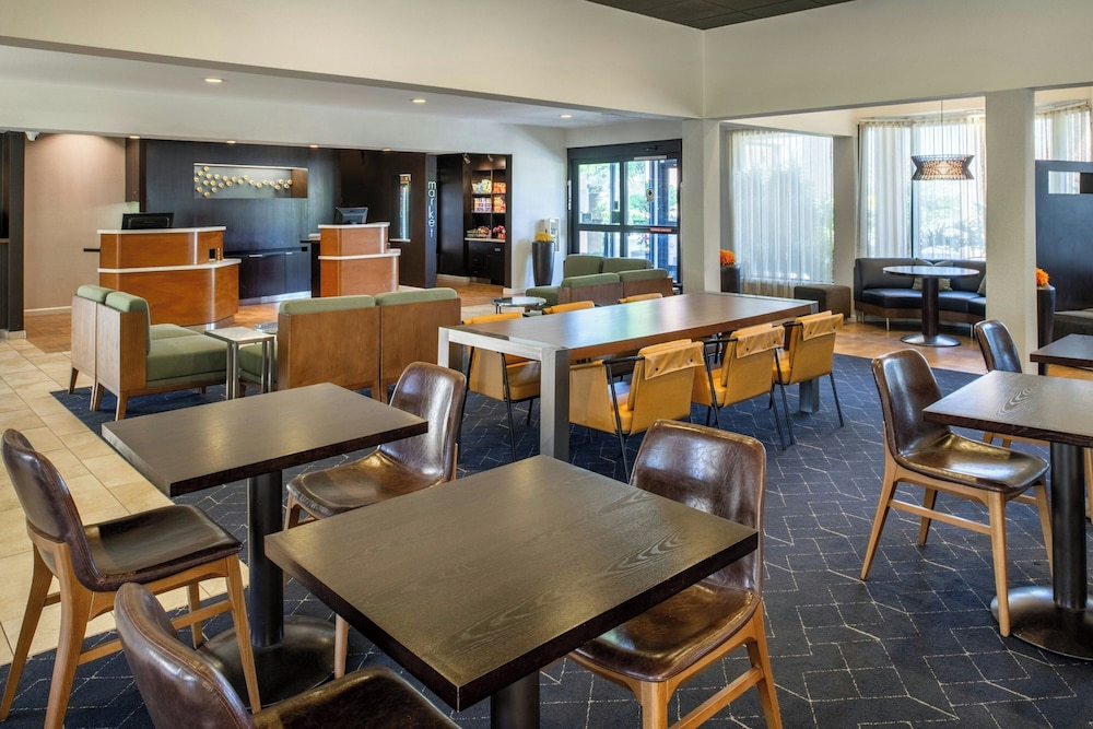 Courtyard by Marriott Vacaville - photo 36