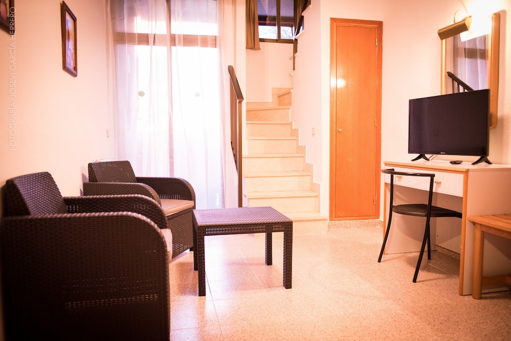 Hotel Prado Real — Soto Del Barco — photo 4