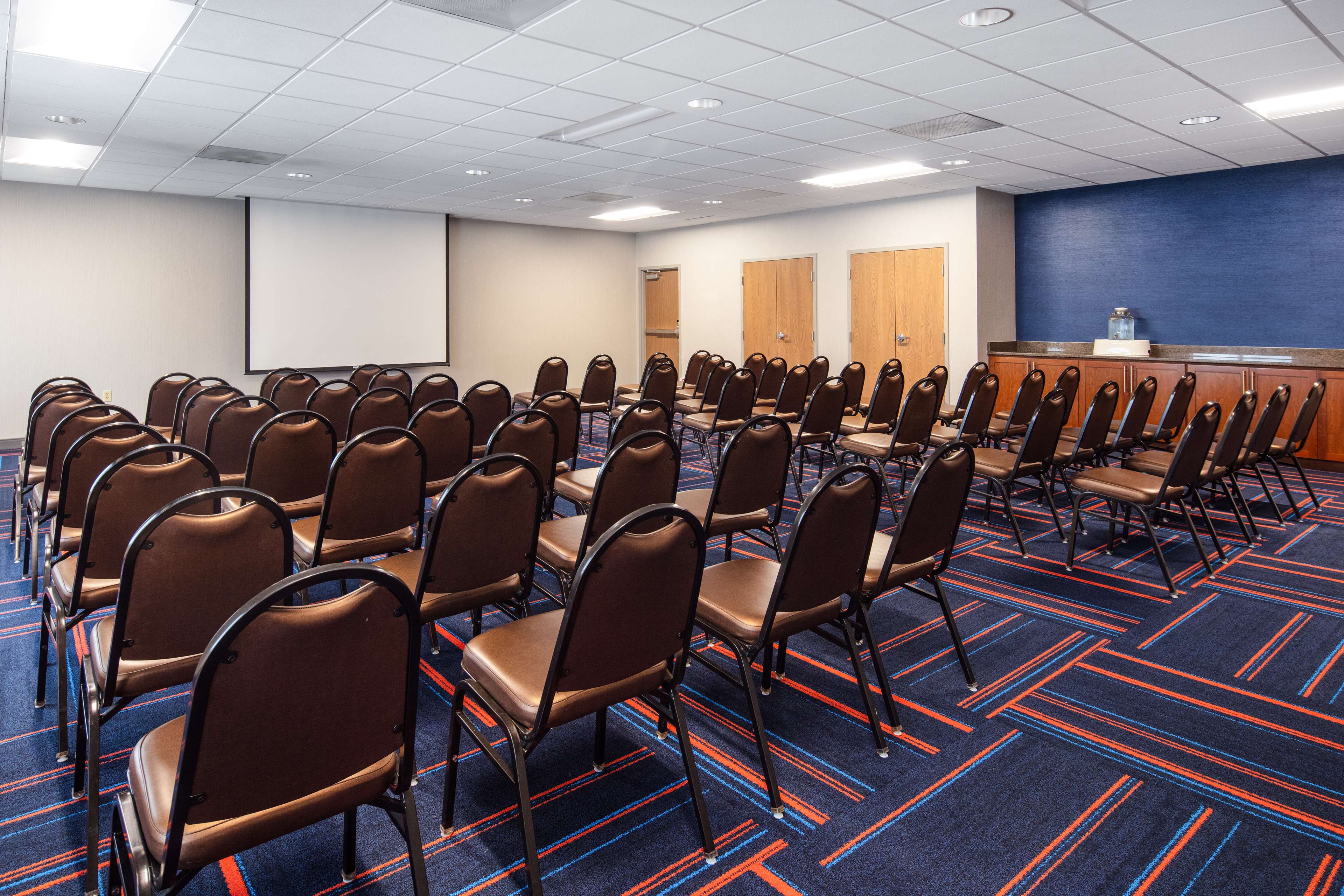 Hampton Inn Medford - photo 19