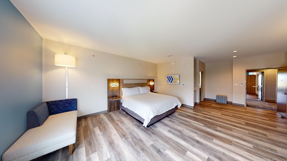 Holiday Inn Express & Suites Chicago Schaumburg an IHG Hotel - photo 4