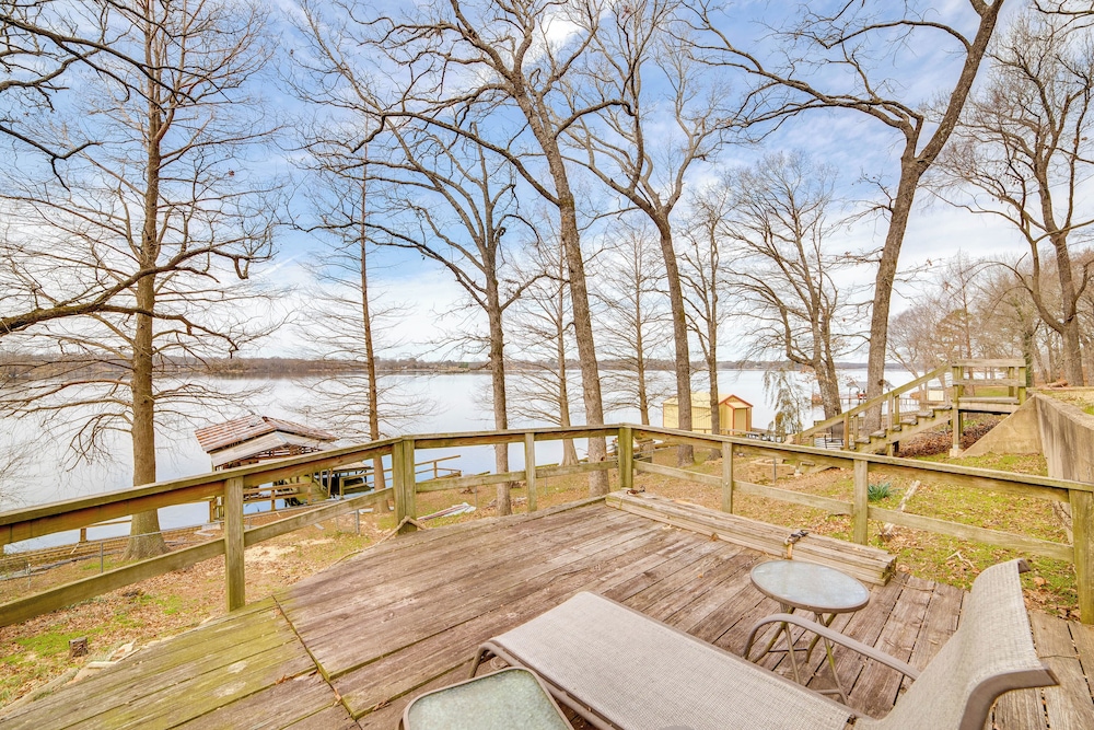 Winnsboro Lake Retreat: On site Swimming & Fishing — hotel in Winnsboro