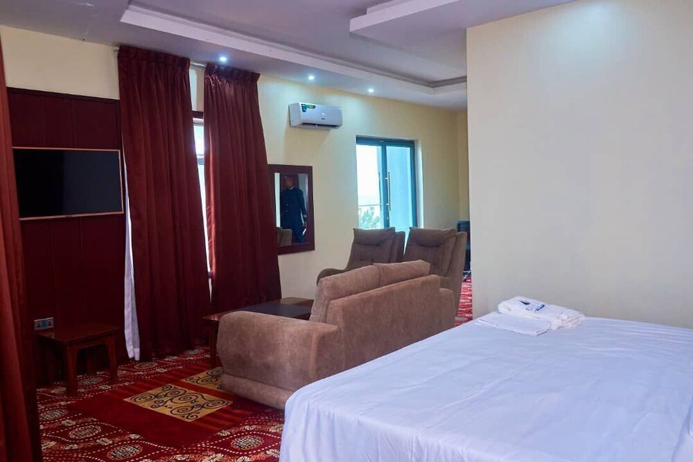 Deja Vu Hotel and Suites — Akure — photo 5