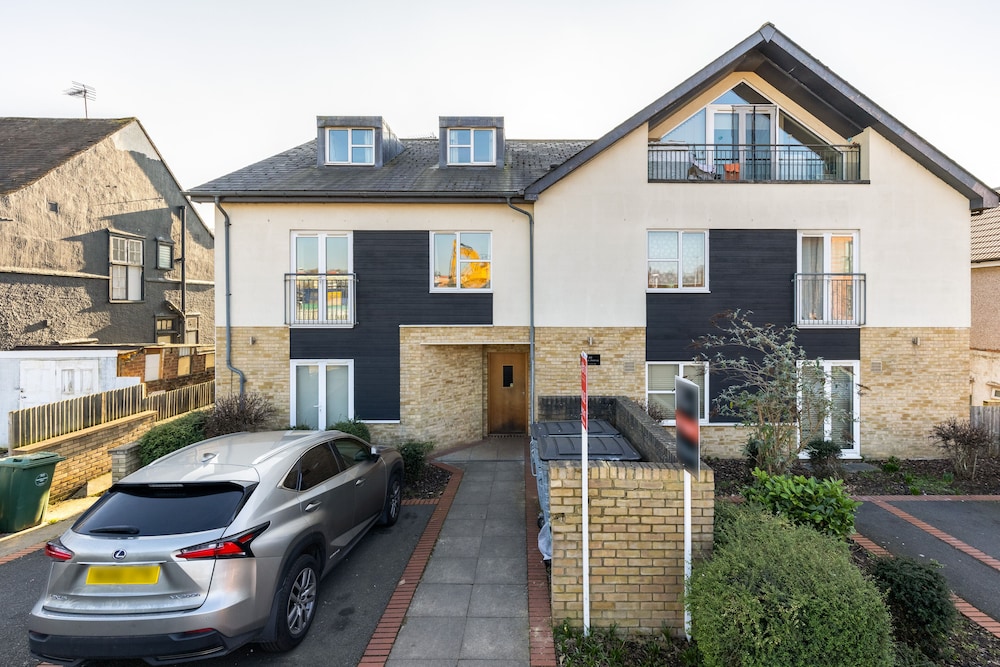 The Wembley Collection — 4-Star Luxury Hotel in Wembley, United Kingdom