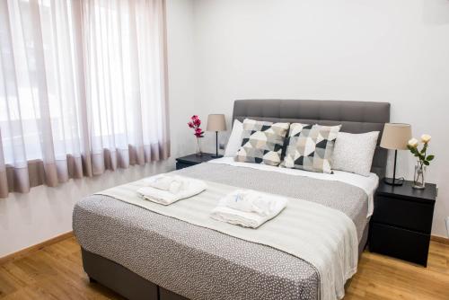 A22 Premium flat with balcony in the centre — 4-Star Luxury Hotel in Athens, Greece