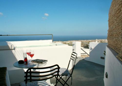 The Lava Villa by A Terre Cave Villas — 4-Star Luxury Hotel in Fira, Greece
