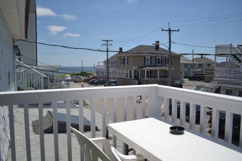 The New Oceanic Inn - photo 13