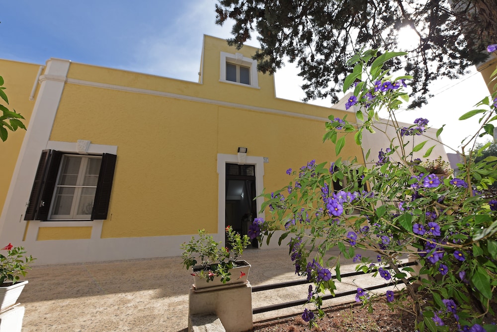 Villa Ricciardi Suite famigliare 1 zona Ostuni — 4-Star Luxury Hotel in Montalbano, Italy