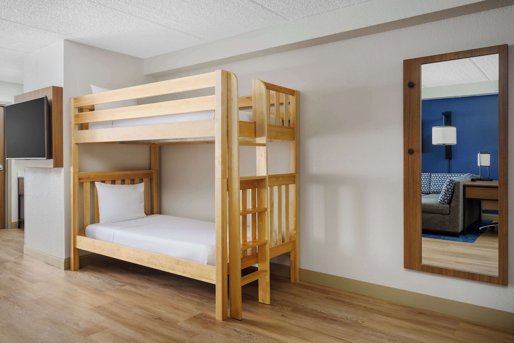Hyatt Place across from Universal Orlando Resort - photo 17