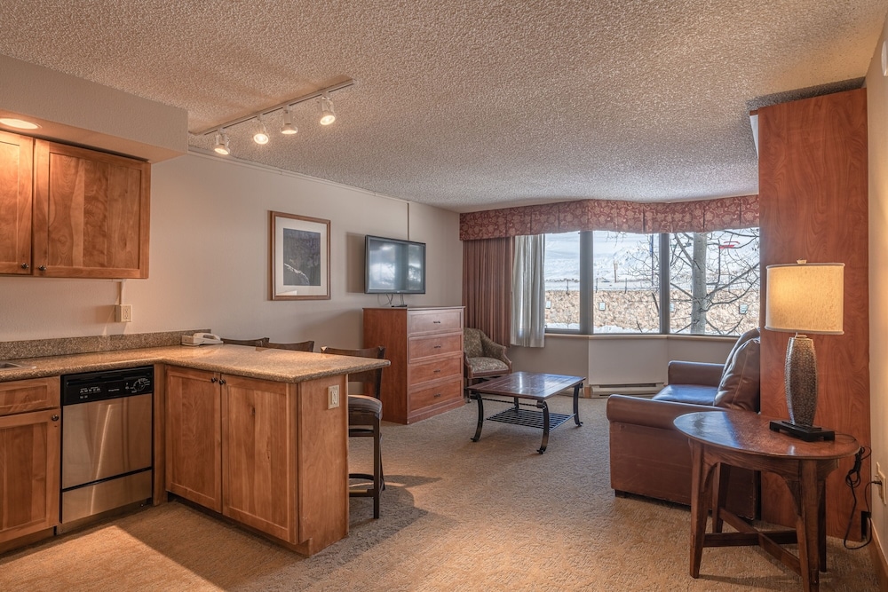 Grand Lodge 1 Bedroom Condo with 3 Queens & Close to Everything condo — 4-Star Luxury Hotel in Crested Butte, United States