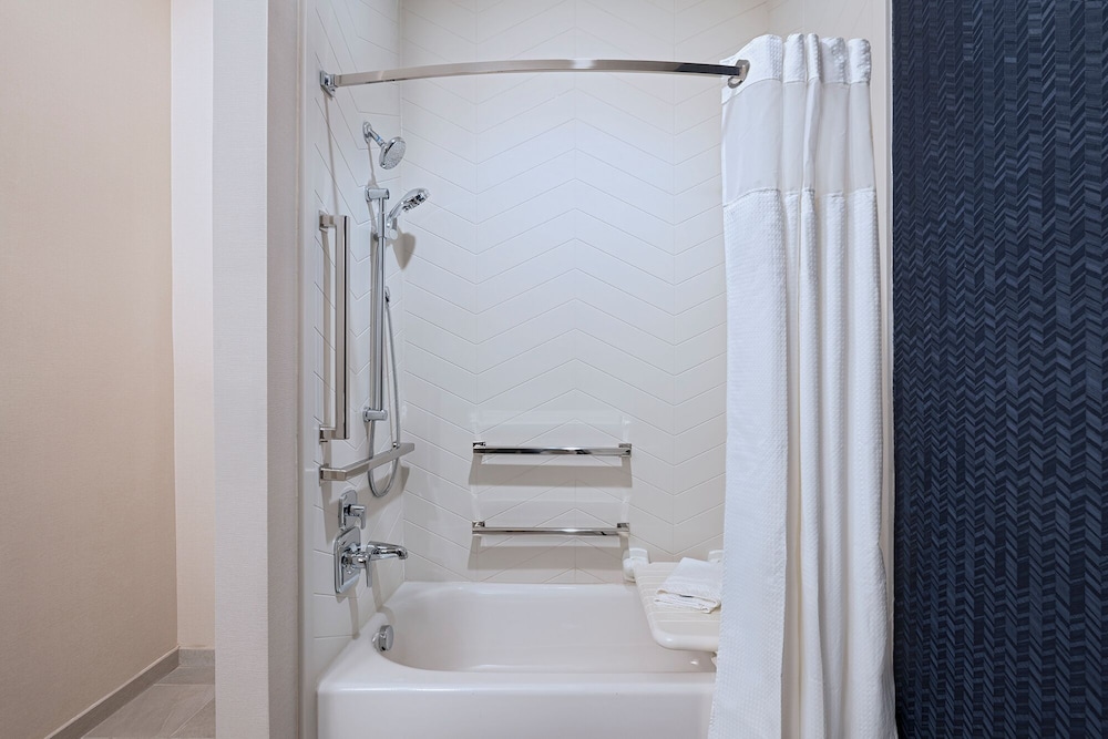 Fairfield Inn & Suites Hillsboro - photo 13