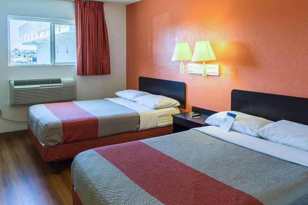 Motel 6 Bakersfield CA East - photo 17