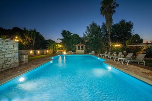 Mermaid Villa in Saronida — 4-Star Luxury Hotel in Anavyssos, Greece