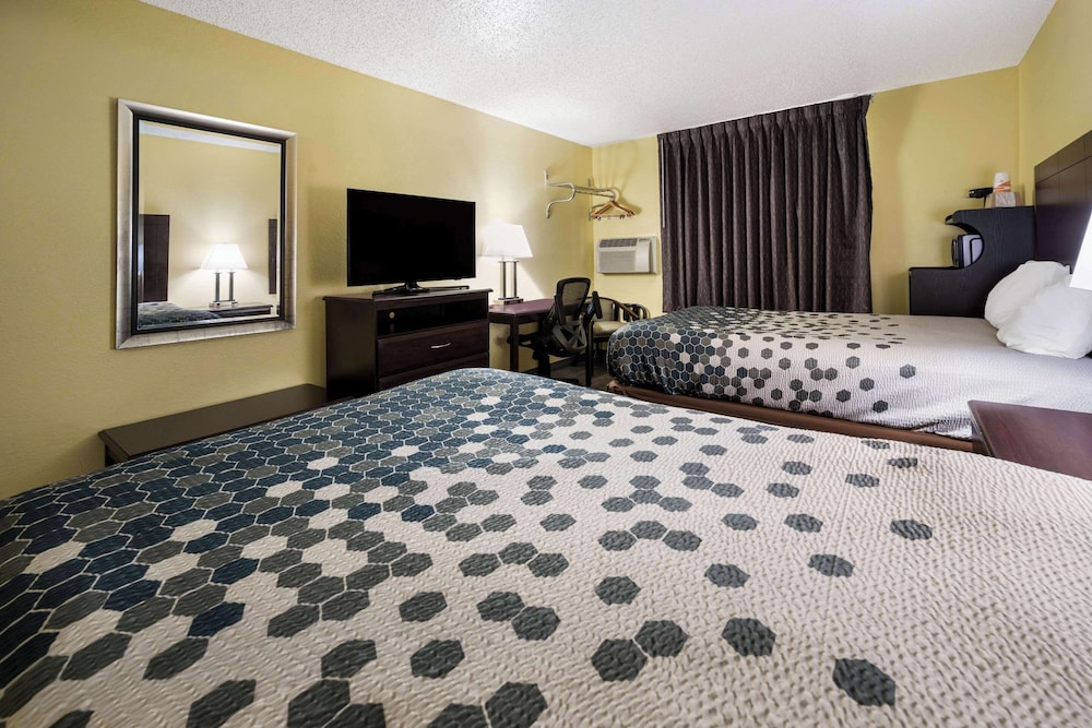 Econo Lodge Spotsylvania Town Center - photo 39