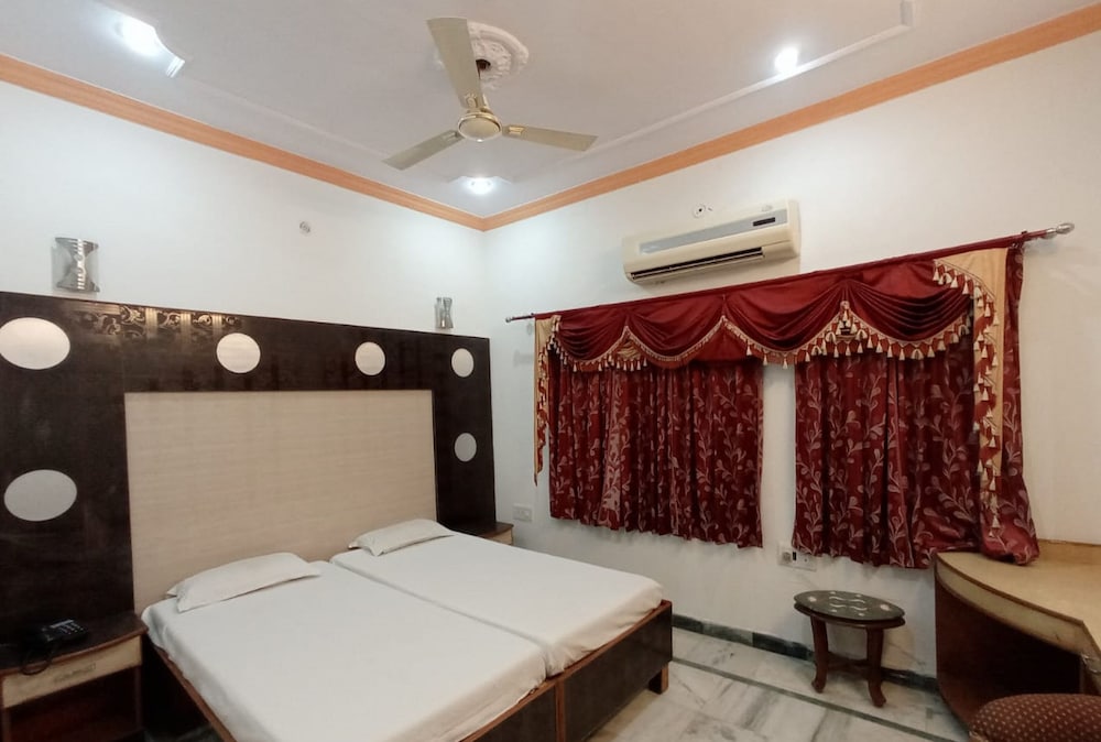 Goroomgo Taj View Agra in Agra, India