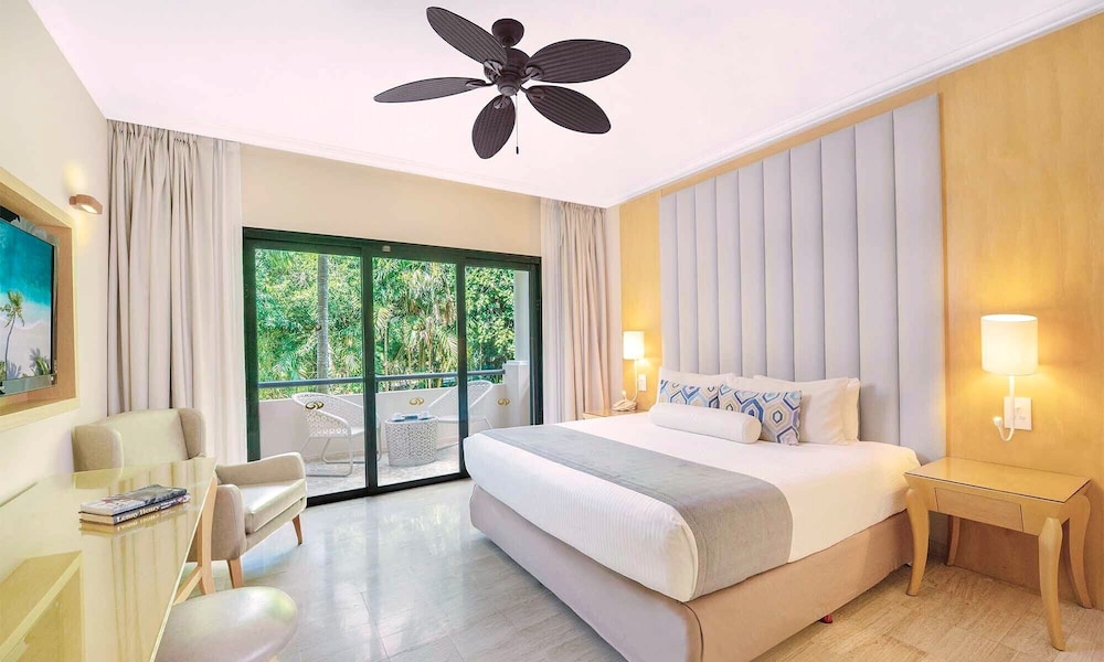 Grand Palladium Select White Sand Resort & Spa All Inclusive