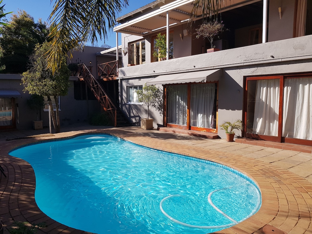 Mi Casa Su Casa Boutique Accommodation — 4-Star Luxury Hotel in Johannesburg, South Africa