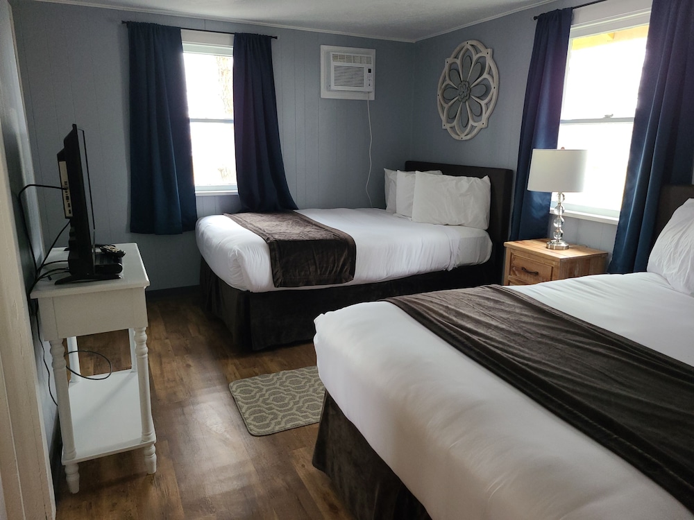 Lamplighter Cabins & Suites - photo 16