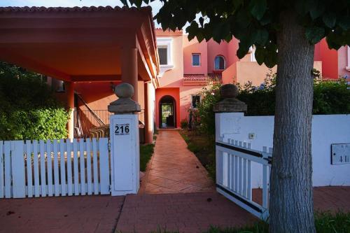 Villa luxueuse au centre du golf — 4-Star Luxury Hotel in Bouznika, Morocco