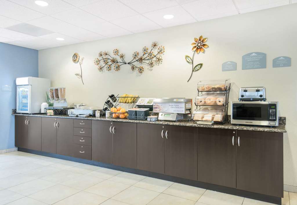 Microtel Inn & Suites by Wyndham Stanley - photo 15