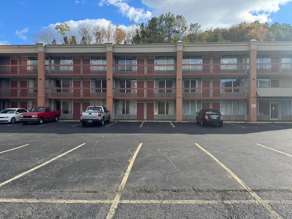 OYO Hotel Harriman near I 40 - photo 49