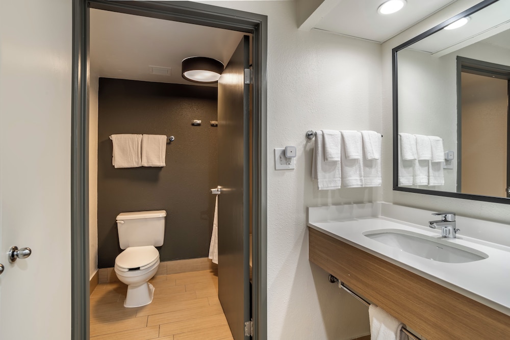 Spark by Hilton Kannapolis - photo 22