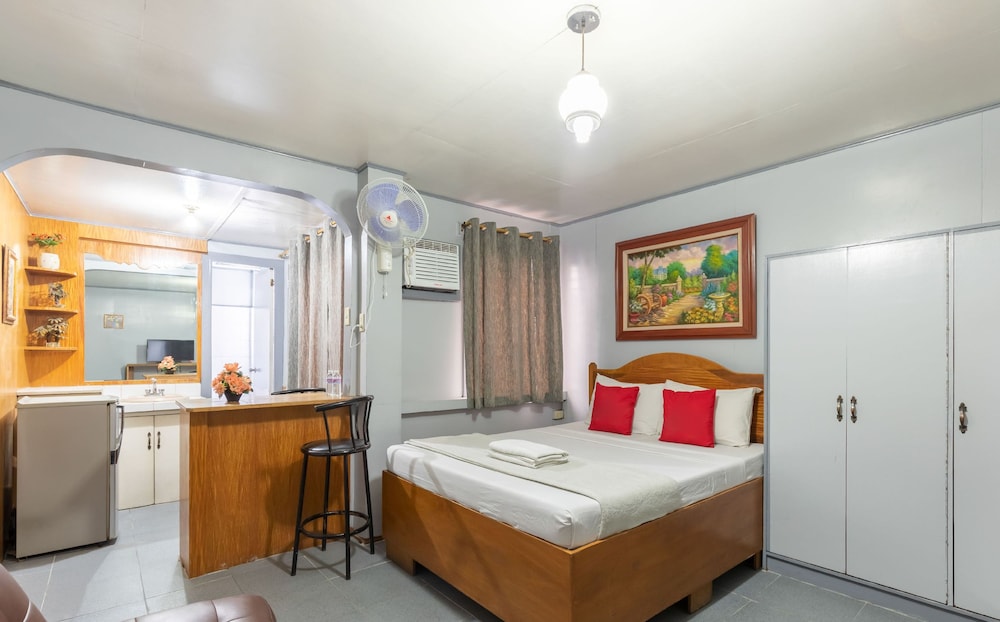 Aussie Slouch Hat Inn and Pub