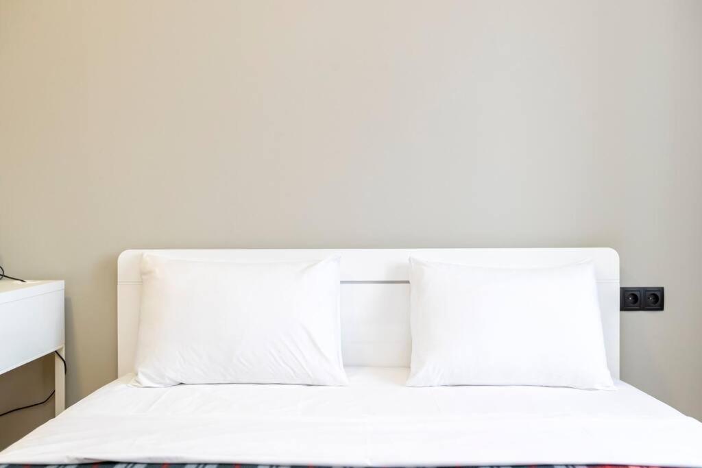 Comfortable 1BR Apartment in Central Vake by Wehost